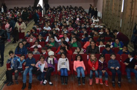 Kürdəmirdə Kukla Teatrının ilk tamaşası olub Kürdəmirdə Kukla Teatrının ilk tamaşası olub