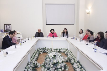 “Qara Qarayevin kino musiqisi” kitabının təqdimatı keçirilib