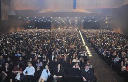 Dünya şöhrətli pianoçu Bakıda konsert verdi Dünya şöhrətli pianoçu Bakıda konsert verdi