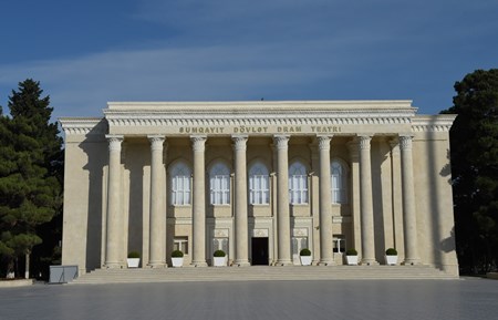 Sumqayıt Dövlət Dram Teatrının dekabr repertuarı