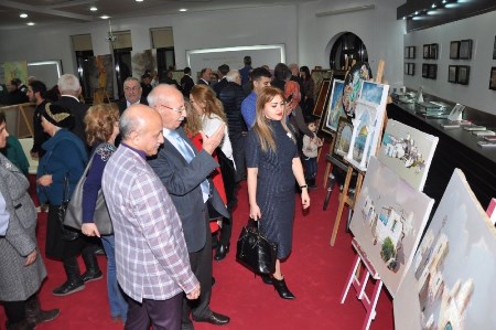 Əmircan rəssamlarının sərgisi açılıb Əmircan rəssamlarının sərgisi açılıb