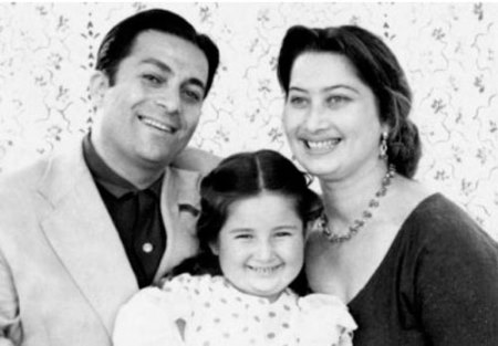 Rəşid Behbudovun doğum günüdür Rəşid Behbudovun doğum günüdür