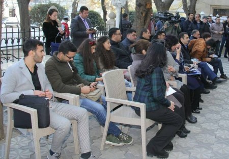 "...və bütün qaranlıq otaqlar" şeirlər kitabının təqdimatı keçirildi "...və bütün qaranlıq otaqlar" şeirlər kitabının təqdimatı keçirildi