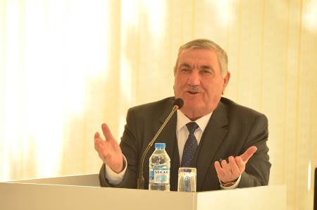 Sumqayıtda Əyyub Qiyasın 50 illik yubileyi keçirilib