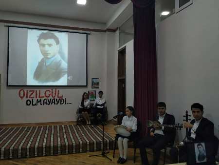 Mikayıl Müşfiqin xatirəsinə həsr olunan ədəbi-bədii gecə keçirilib Mikayıl Müşfiqin xatirəsinə həsr olunan ədəbi-bədii gecə keçirilib