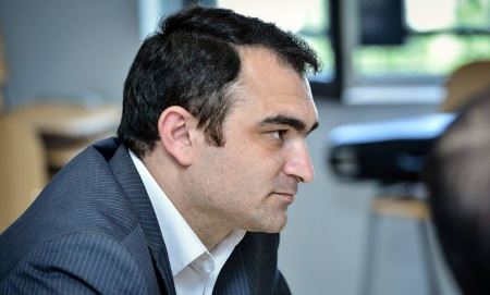 Cavid Zeynallı: "Coğrafiya müəlliminin pencəyi" Cavid Zeynallı: "Coğrafiya müəlliminin pencəyi"