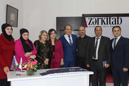 Həkim-şair Oqtay Şəfioğlu ilk şeirlər kitabını təqdim edib