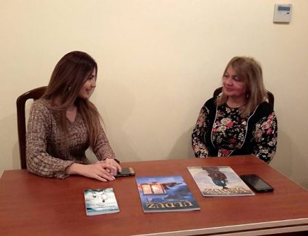 "Həyatı şeirə uduzuruq..." - Fərqanə Mehdiyeva ilə müsahibə "Həyatı şeirə uduzuruq..." - Fərqanə Mehdiyeva ilə müsahibə