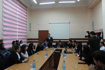 Nazirlik gənc şairləri ASAN Könüllüləri ilə görüşdürüb Nazirlik gənc şairləri ASAN Könüllüləri ilə görüşdürüb