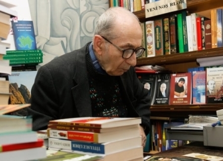 Məşhur kitabçı vəfat edib