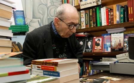 Azərbaycanlılar kitab oxumağı sevirlər... – Elman dayının müsahibəsi