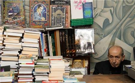 Azərbaycanlılar kitab oxumağı sevirlər... – Elman dayının müsahibəsi