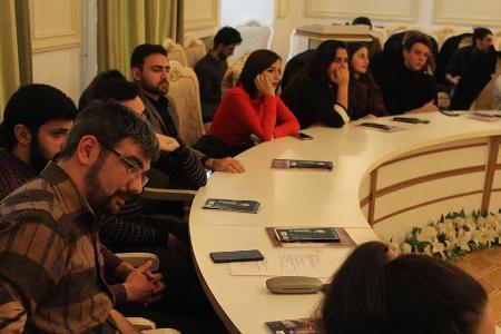 Seyran Səxavətin Gənc Ədiblərlə görüşü olub Seyran Səxavətin Gənc Ədiblərlə görüşü olub