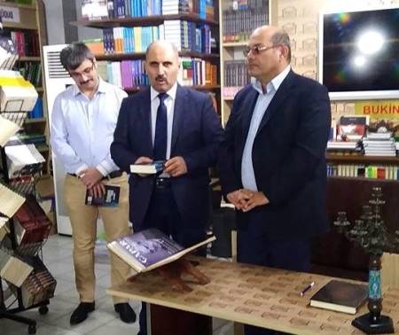 Kənan Hacının imza günü keçirilib