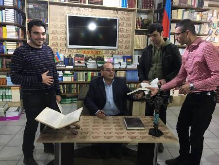 Kənan Hacının imza günü keçirilib