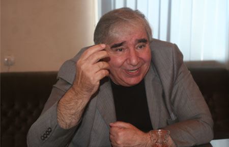 Ramiz Rövşənin yeni kitabı çıxdı