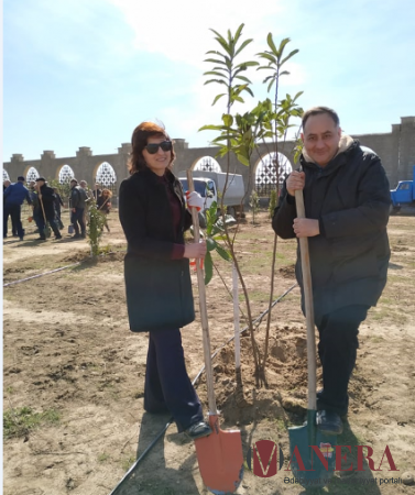Media nümayəndələri bağ saldılar - "Yaşıl qələm"