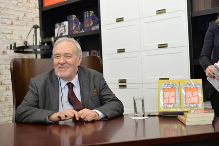 İlbər Ortaylı Bakıda izdihamla qarşılandı - FOTOlar