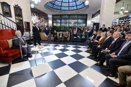 İlbər Ortaylı Bakıda izdihamla qarşılandı - FOTOlar