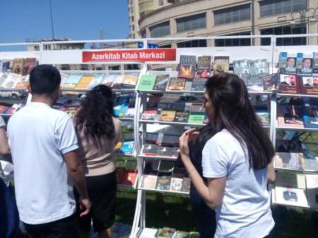 Bakıda 2-ci kitab festivalı keçirilib Bakıda 2-ci kitab festivalı keçirilib