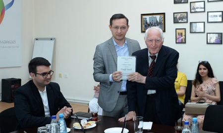 “Ədəbiyyat adamı-2019” mükafatı təqdim olunub “Ədəbiyyat adamı-2019” mükafatı təqdim olunub