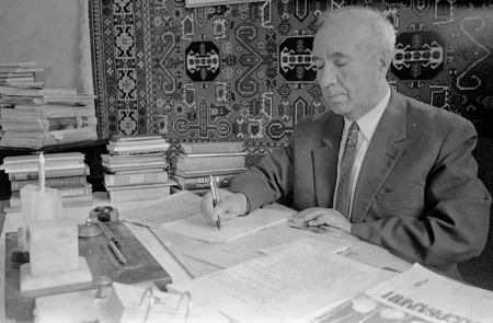 İşıqlı ömrün akkordları - Şəfəq Nasir yazır... İşıqlı ömrün akkordları - Şəfəq Nasir yazır...