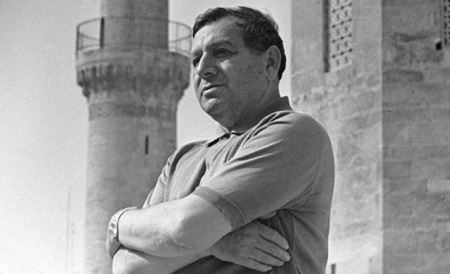 Güllər açılsın, güllələr açılmasın - Rəsul Rzanın şeirləri