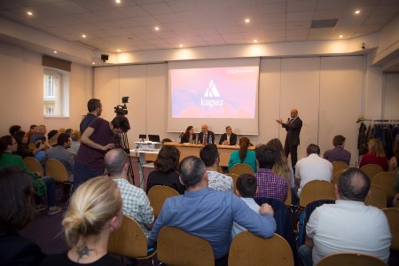 Çingiz Abdullayevin yeni kitabı Fransada təqdim olundu Çingiz Abdullayevin yeni kitabı Fransada təqdim olundu