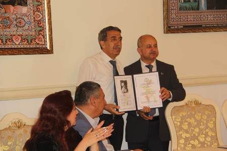 Şahmar Əkbərzadə mükafatı təqdim olundu - Fotolar Şahmar Əkbərzadə mükafatı təqdim olundu - Fotolar