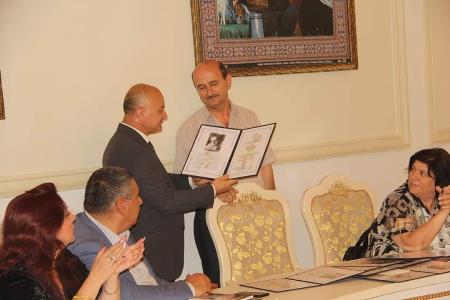 Şahmar Əkbərzadə mükafatı təqdim olundu - Fotolar Şahmar Əkbərzadə mükafatı təqdim olundu - Fotolar