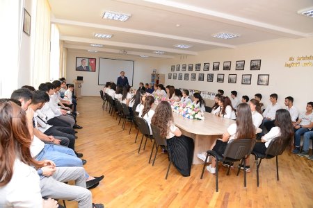 Məktəblilərə türk dünyası irsindən danışılıb