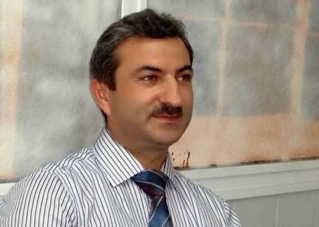 Tanınmış şairin monoqrafiyası işıq üzü görüb - Foto Tanınmış şairin monoqrafiyası işıq üzü görüb - Foto