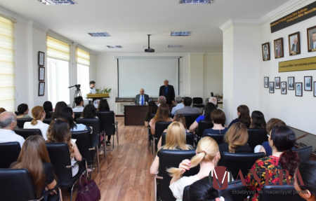 Kamal Abdulla Çingiz Abdullayevi tələbələrlə görüşdürdü-FOTO