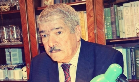 Sevgi şairliyin əlifbasıdır - Nəsir Əhmədlinin şeirləri