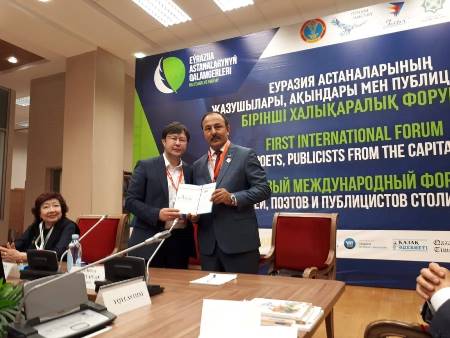 Azərbaycanlı yazar Qazaxıstanda nüfuzlu ədəbi mükafat aldı