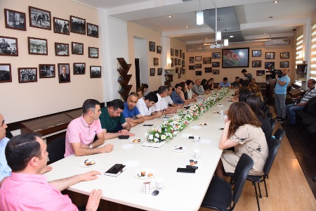 ADU jurnalistləri mükafatlandırdı - FOTOLAR