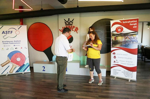 Xanım jurnalistlər arasında stolüstü tennis yarışı keçirilib - Fotolar