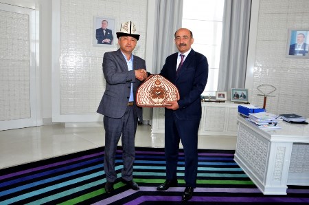 Azərbaycan - Qırğız ədəbi əlaqələrində yeni səhifə