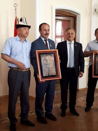 Azərbaycan - Qırğız ədəbi əlaqələrində yeni səhifə Azərbaycan - Qırğız ədəbi əlaqələrində yeni səhifə