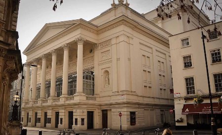 Dünyanın 10 ən nəhəng teatrı