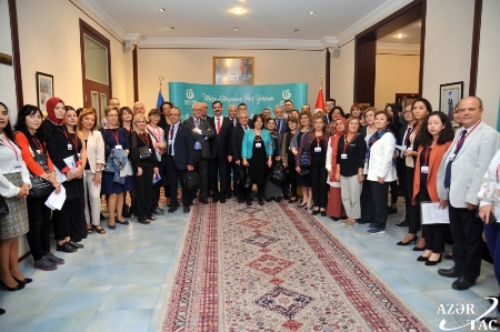 Bakıda Türk Dili Bayramı keçirilib - Fotolar Bakıda Türk Dili Bayramı keçirilib - Fotolar