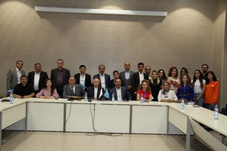 “Yeni zaman Azərbaycan şeiri antologiyası” təqdim olunub