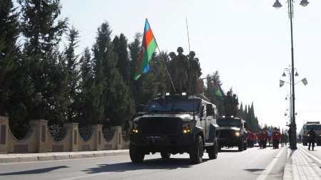Ön cəbhədə “Bayraq yürüşü” keçirildi - Fotolar Ön cəbhədə “Bayraq yürüşü” keçirildi - Fotolar