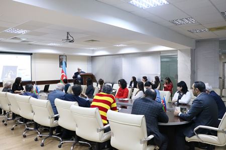 Qorxmaz Quliyevin yeni tərcümə kitabının təqdimatı keçirilib