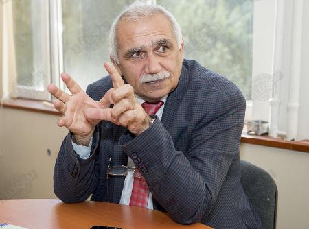 "Cənnətlik günah"dakı şair nəsri - Məti Osmanoğlu yazır