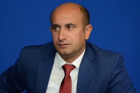 Mən bir sözdən göyərəcəm - Elxan Yurdoğlu yazır Mən bir sözdən göyərəcəm - Elxan Yurdoğlu yazır