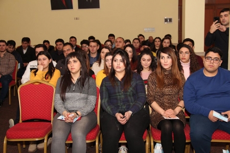 Şəkidə könüllülər üçün “Qış məktəbi”nin açılışı olub