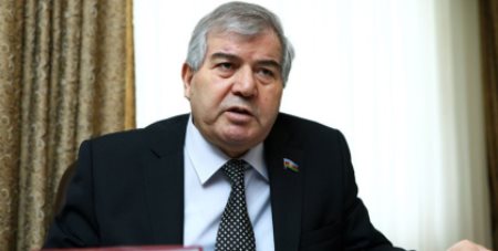 Poetik nəfəsində dəniz havası olan şair