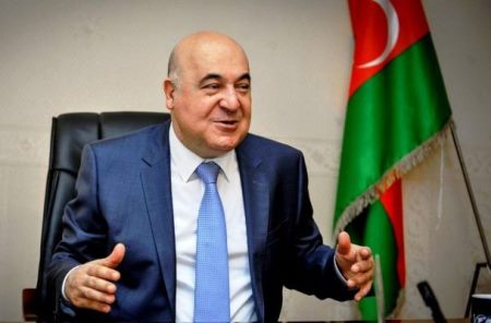 Prezidentlərin oxuduğu azərbaycanlı yazıçı Prezidentlərin oxuduğu azərbaycanlı yazıçı