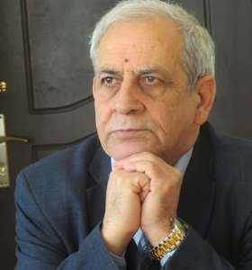 Qovaq yarpaqları pıçıldaşırlar - Şeirlər